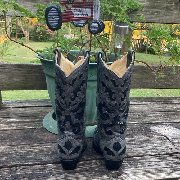 Corral vintage boots.  Women’s Size 7 1/2. - Picture 3 of 9